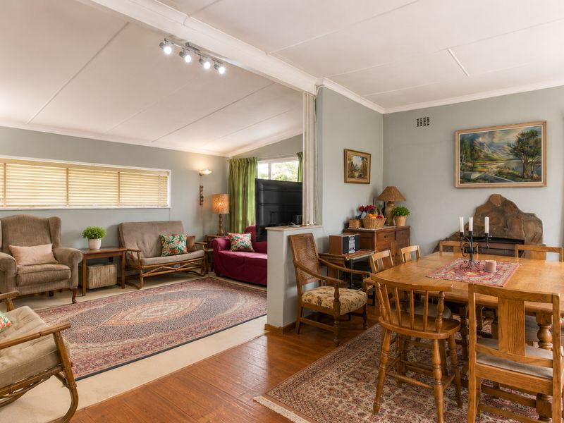 Dual Living, Solid Investment! - Photo 5