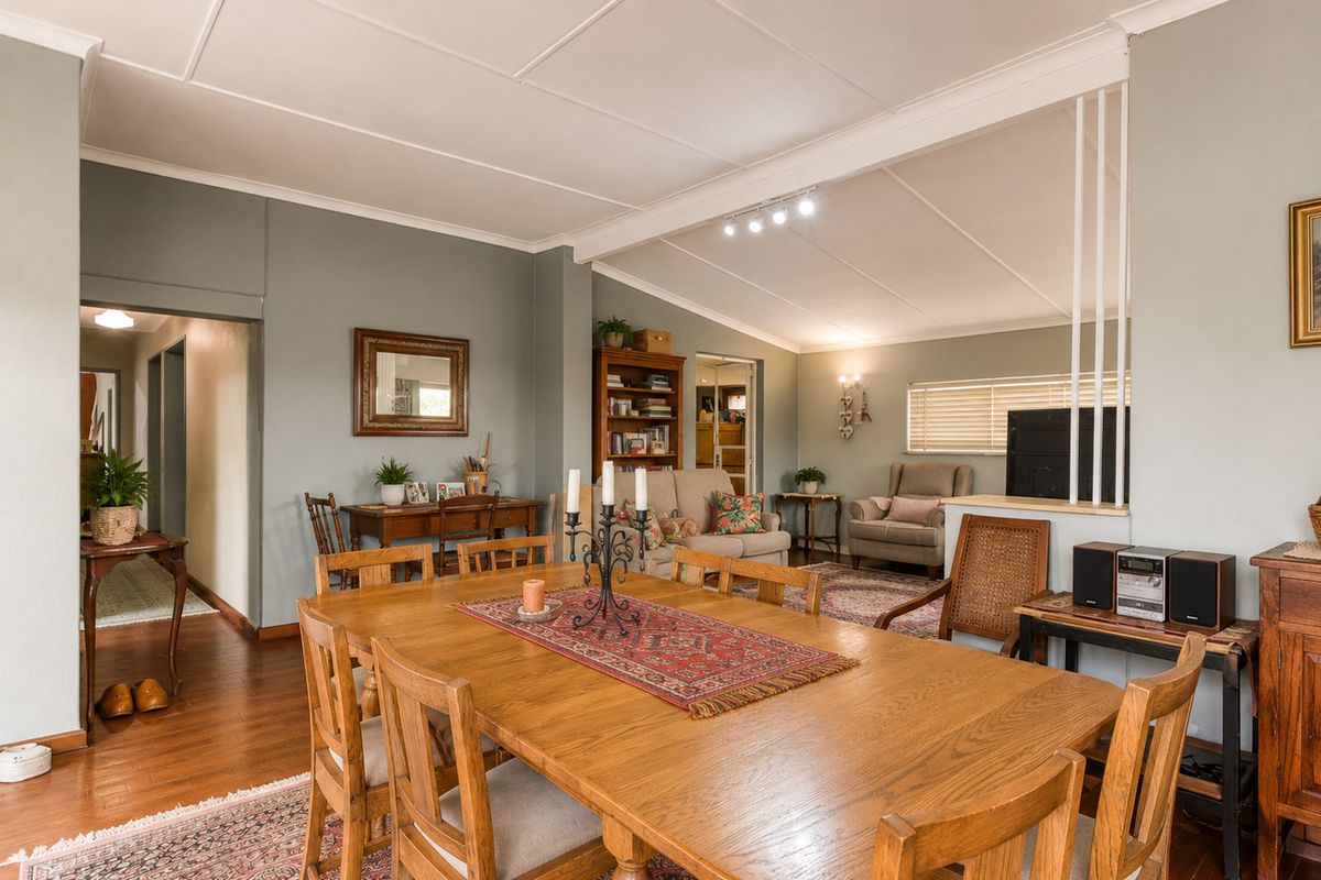 Dual Living, Solid Investment! - Photo 3