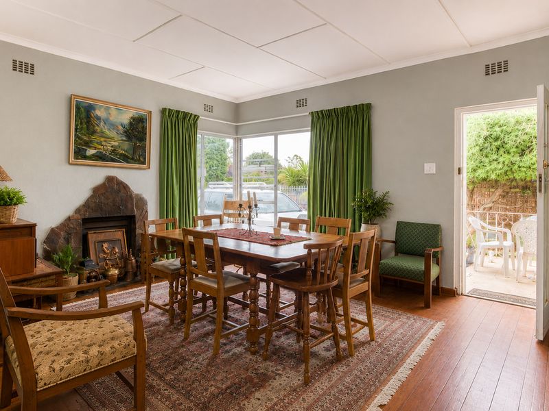 Dual Living, Solid Investment! - Photo 1