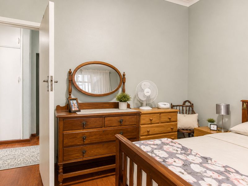 Dual Living, Solid Investment! - Photo 9