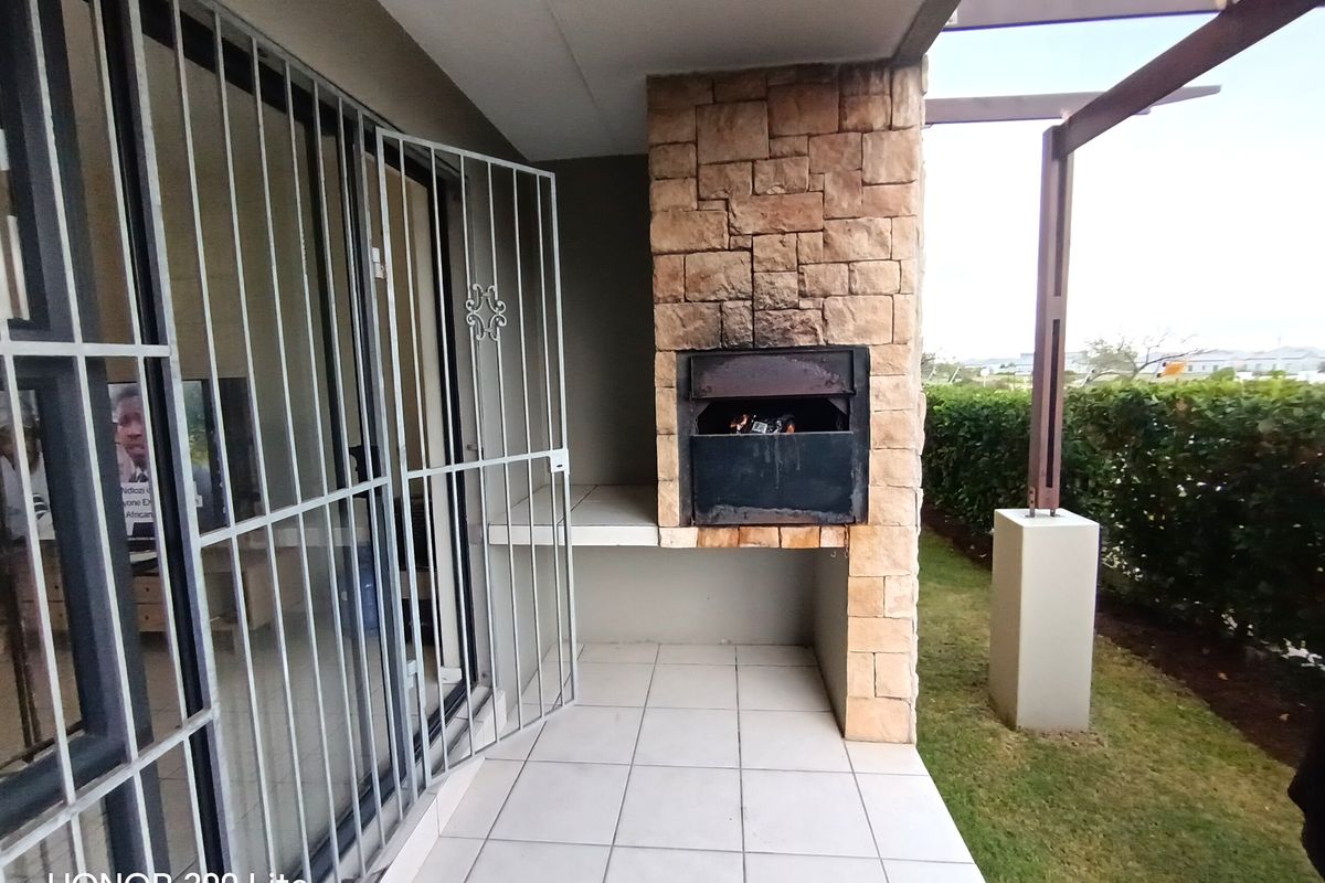 2 Bedroom, 1 Bathroom Apartment in Burgundy Estate - Photo 4