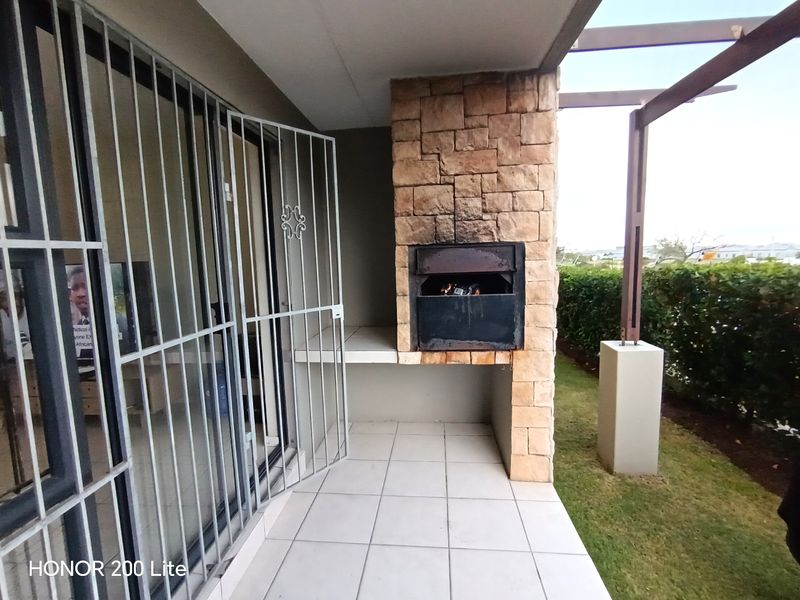2 Bedroom, 1 Bathroom Apartment in Burgundy Estate - Photo 4