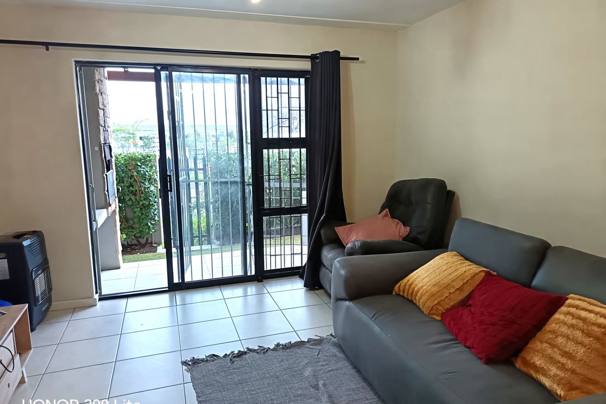 2 Bedroom, 1 Bathroom Apartment in Burgundy Estate - Photo 3