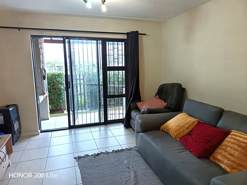 2 Bedroom, 1 Bathroom Apartment in Burgundy Estate - Photo 3
