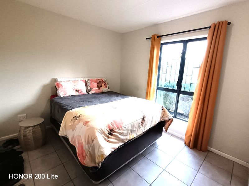 2 Bedroom, 1 Bathroom Apartment in Burgundy Estate - Photo 8