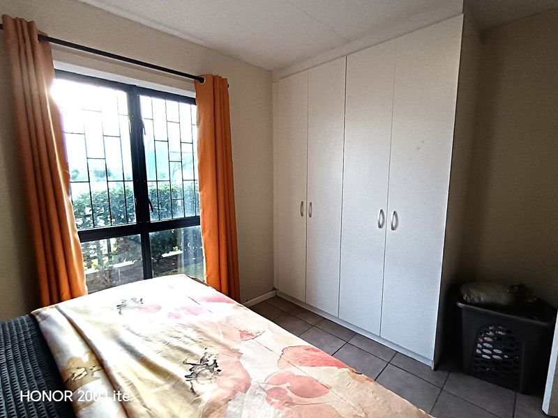 2 Bedroom, 1 Bathroom Apartment in Burgundy Estate - Photo 9
