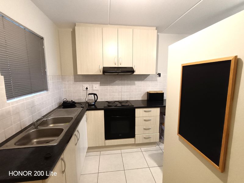 2 Bedroom, 1 Bathroom Apartment in Burgundy Estate - Photo 7