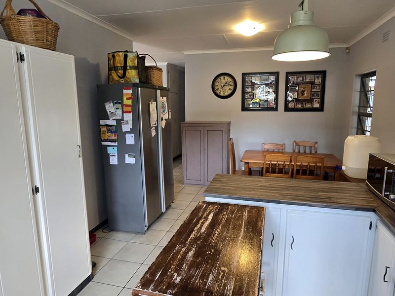 Family Home with Endless Possibilities in Colts Hill going on auction - Photo 3