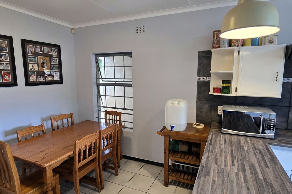 Family Home with Endless Possibilities in Colts Hill going on auction - Photo 2