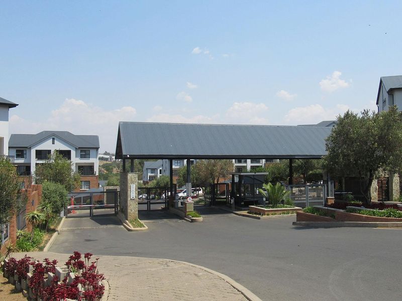 Modern 3-Bedroom Apartment for Sale in Amsterdam Lifestyle Estate, Olivedale - Photo 1