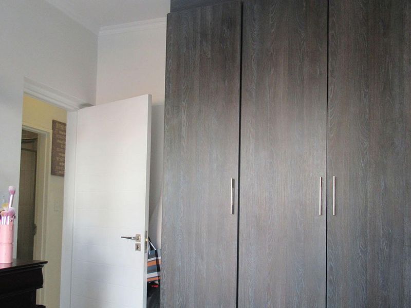 Modern 3-Bedroom Apartment for Sale in Amsterdam Lifestyle Estate, Olivedale - Photo 9