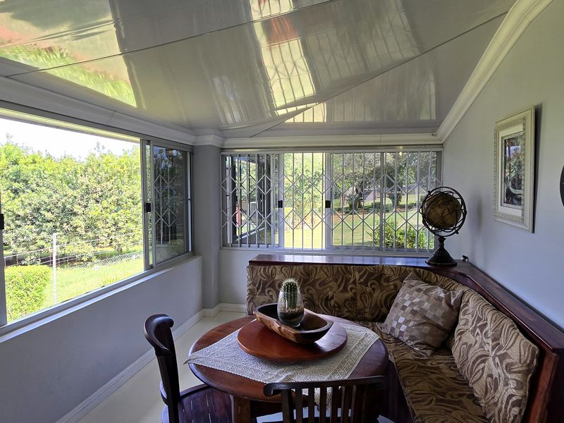 Luxury 5-Bedroom with 5 Ensuites & Kitchens on 5ha near White River - Photo 9
