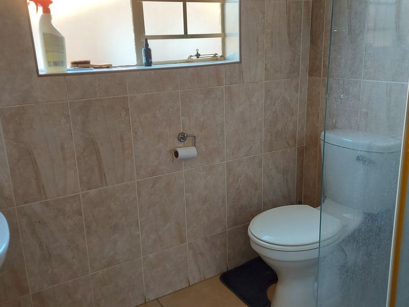 Excellent Investment Opportunity with Strong Rental Potential - Woodridge Park - Photo 10