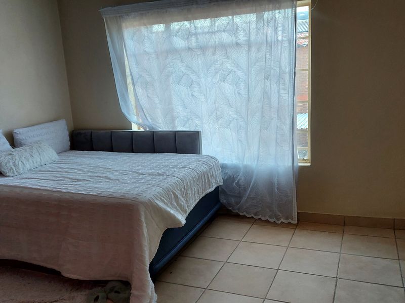 Excellent Investment Opportunity with Strong Rental Potential - Woodridge Park - Photo 7