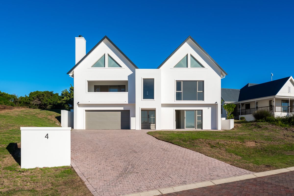 Exclusive New Listing | A Superb Position on The Links - Photo 2