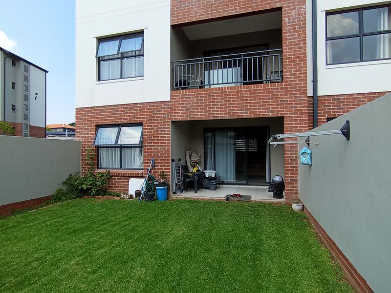 Modern 2-Bedroom Garden Apartment for Sale in Northgate, Randburg - Photo 2