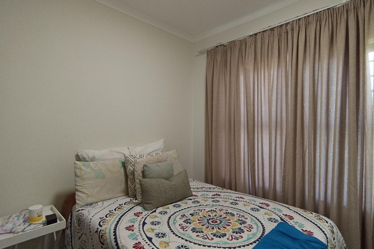 Modern 2-Bedroom Garden Apartment for Sale in Northgate, Randburg - Photo 5
