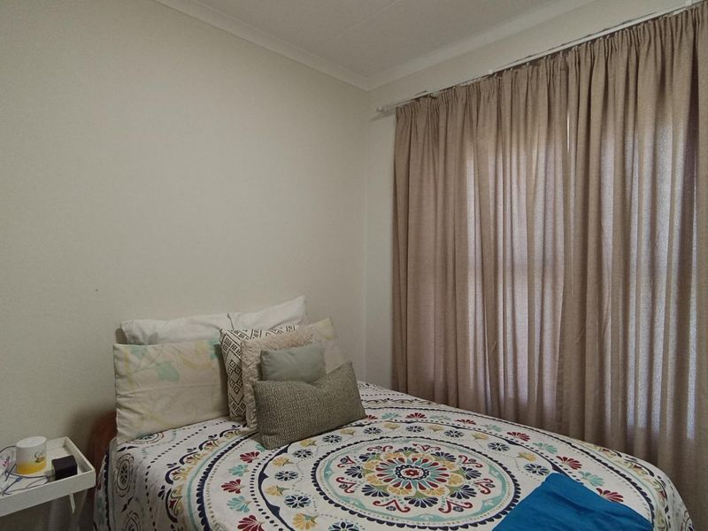 Modern 2-Bedroom Garden Apartment for Sale in Northgate, Randburg - Photo 5