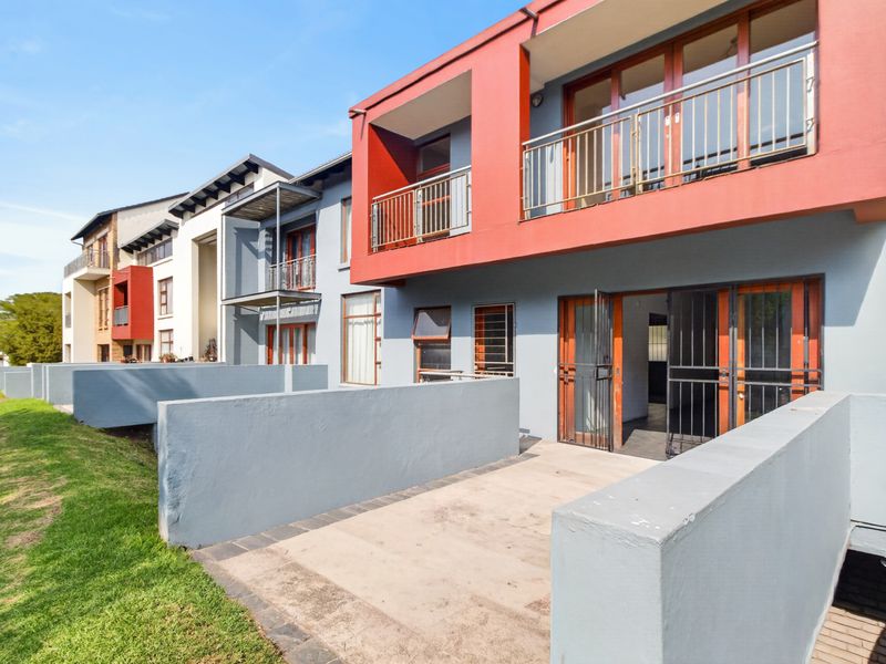 Ideal for modern living and convenience! - Photo 1