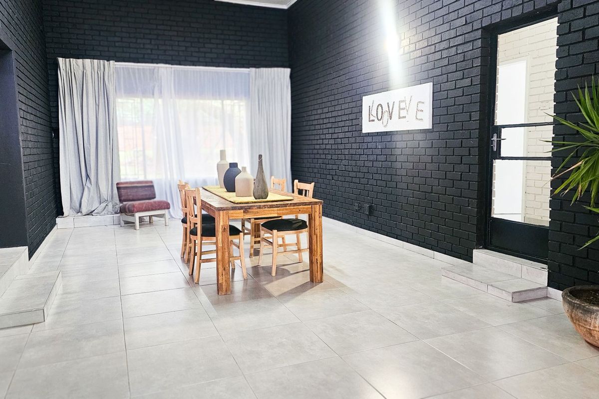 Spacious Modern Family Home for Sale in Florauna, Pretoria - Photo 5