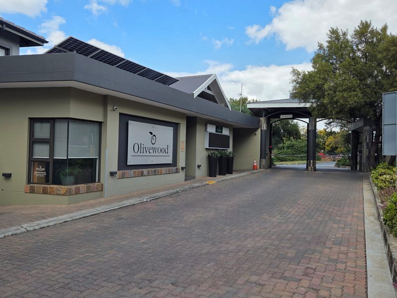 Modern 3-Bedroom Family Home for Sale in Olivewood Estate - Photo 2