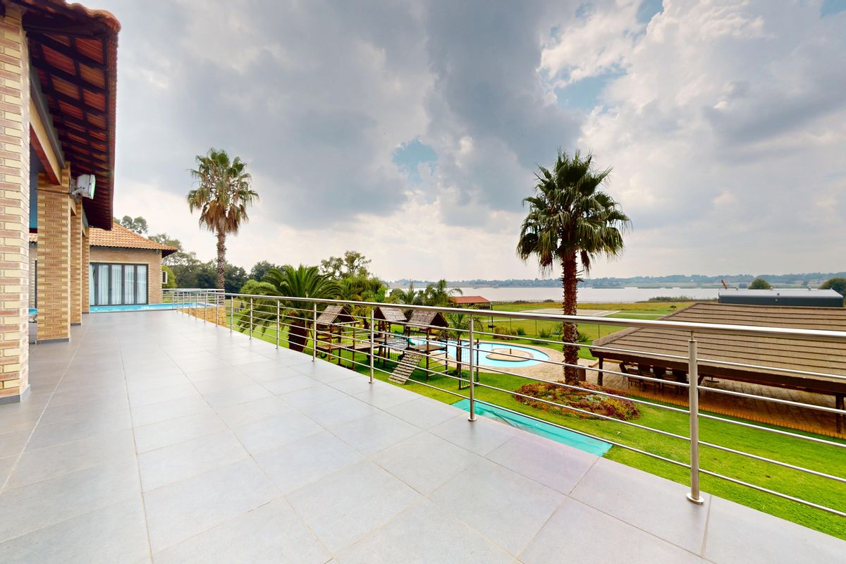 Starting to bid from R17,999,000! Non-Distressed Live Luxury Auction! - Photo 2