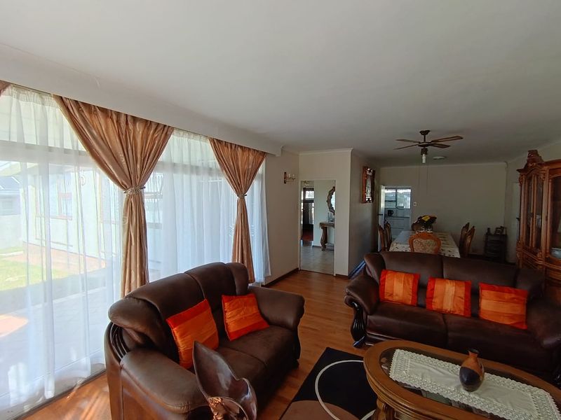 Home with a view in Baysville - Photo 3