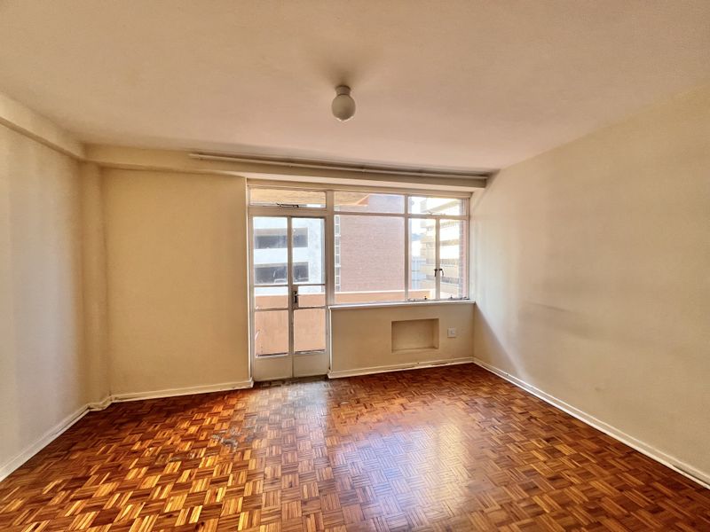 Durban CBD Bachelor Flat to let - Photo 10