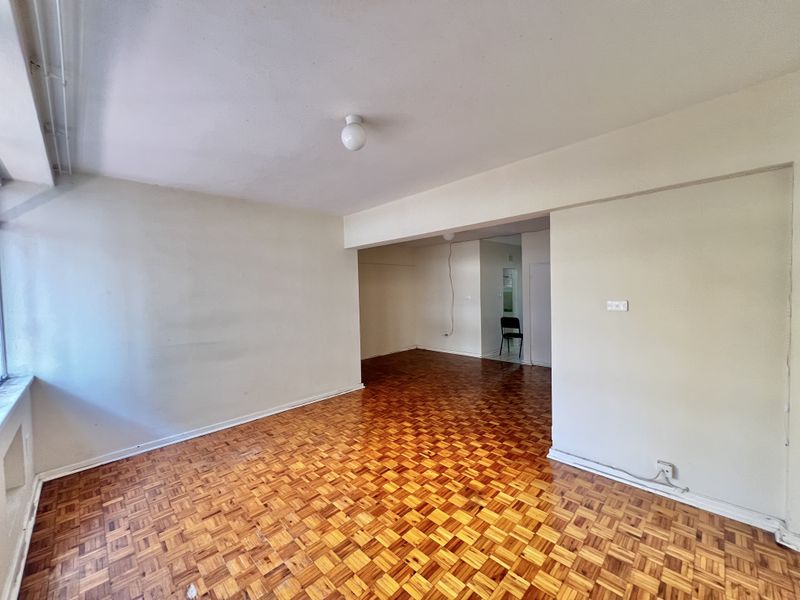 Durban CBD Bachelor Flat to let - Photo 6