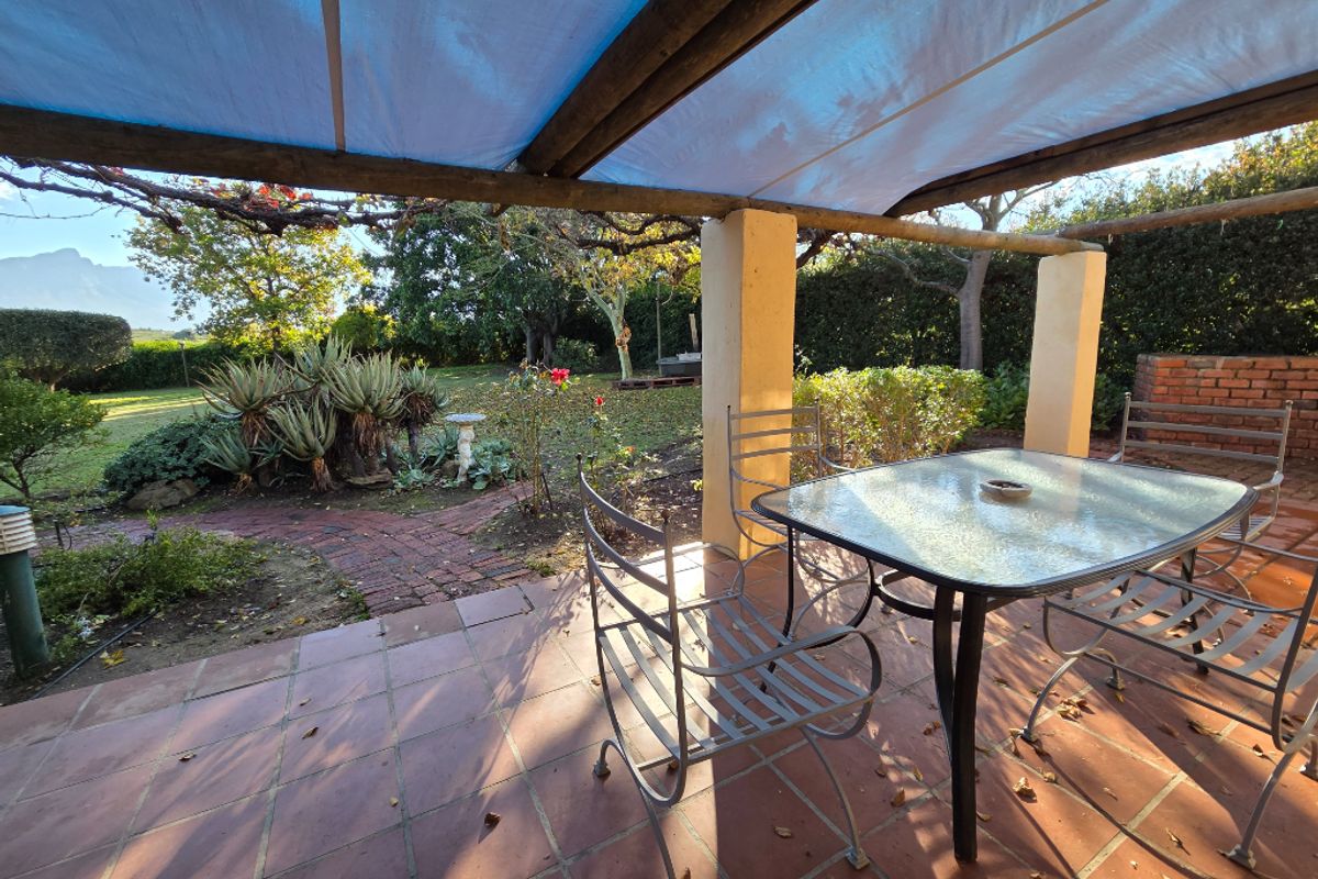 Fully Furnished Luxury Chalet Rentals at Villa Tarentaal – 6-Month Country Living in Tulbagh - Photo 2