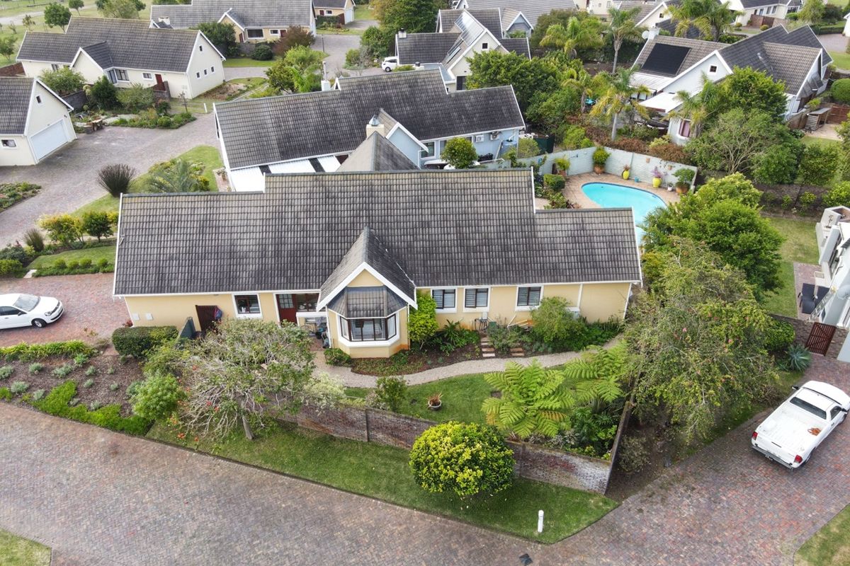 A Garden Route Gem of Rare Distinction - Photo 2