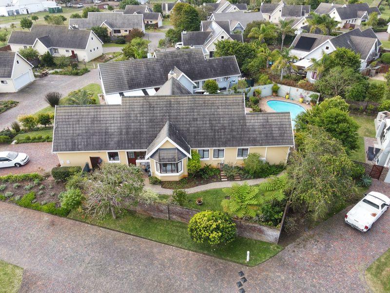 A Garden Route Gem of Rare Distinction - Photo 2