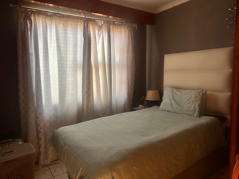 Prime Opportunity: 3 Bedroom Fixer-Upper at the Right Price - Photo 9