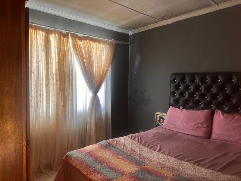 Prime Opportunity: 3 Bedroom Fixer-Upper at the Right Price - Photo 8