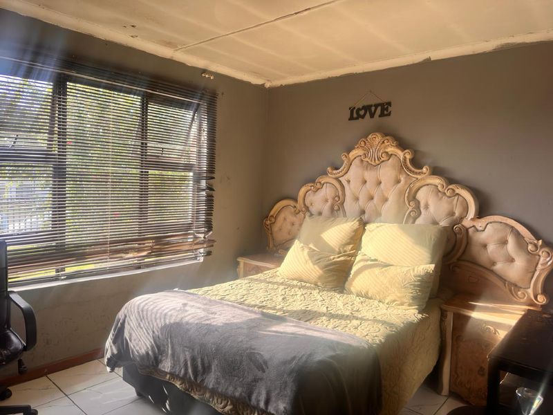 Prime Opportunity: 3 Bedroom Fixer-Upper at the Right Price - Photo 7