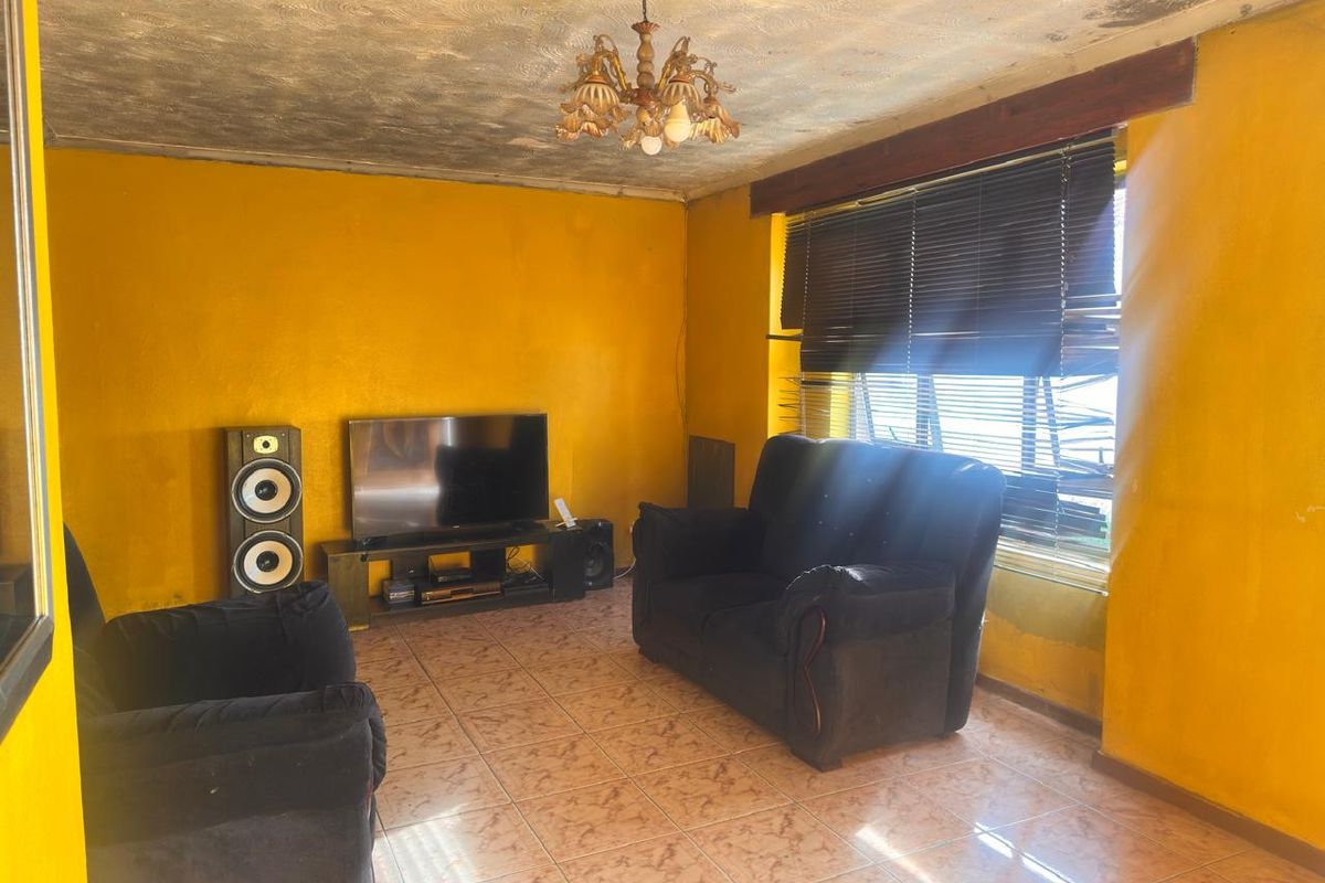 Prime Opportunity: 3 Bedroom Fixer-Upper at the Right Price - Photo 4