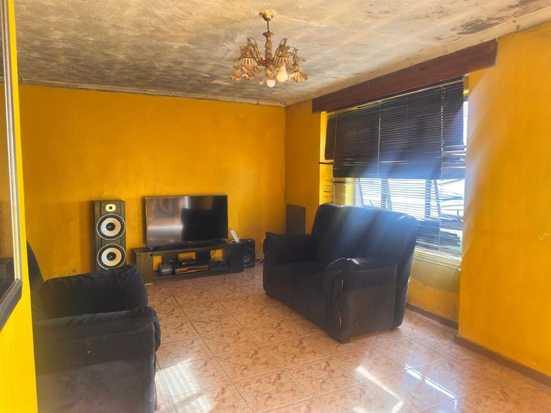 Prime Opportunity: 3 Bedroom Fixer-Upper at the Right Price - Photo 4