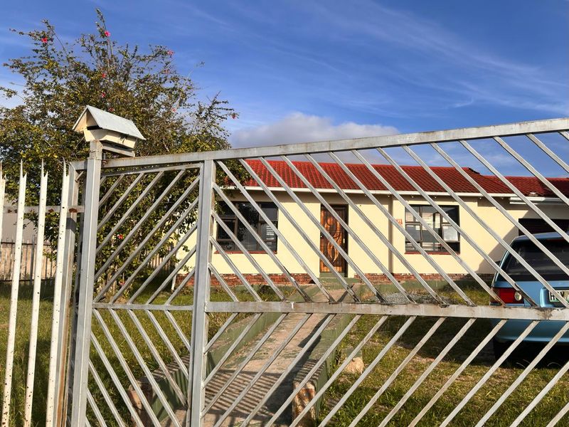 Prime Opportunity: 3 Bedroom Fixer-Upper at the Right Price - Photo 3