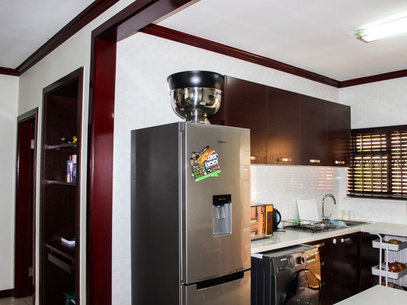 Modern 2 Bedroom Apartment for Sale in Summerset, Midrand - Photo 6