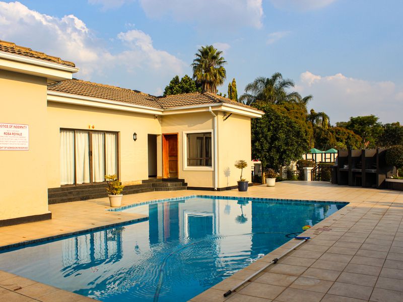 Modern 2 Bedroom Apartment for Sale in Summerset, Midrand - Photo 2