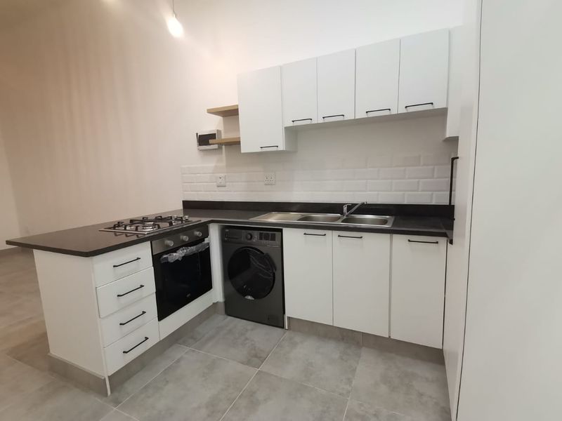 Modern 1 Bedroom Apartment in Prime Hilton - Photo 2