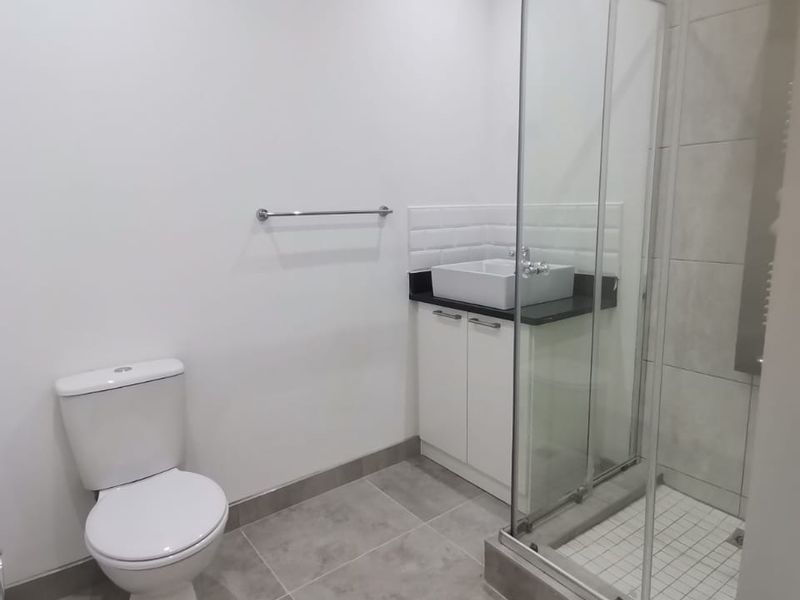 Modern 1 Bedroom Apartment in Prime Hilton - Photo 9