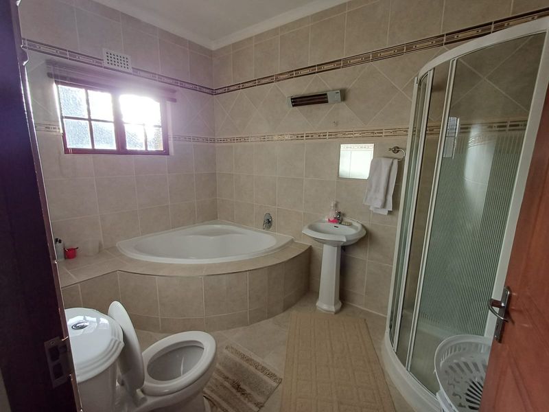 MOOI RIVER - 3 bedroom family home with 2 cottages *(with option to buy homeschool-business) - Photo 8