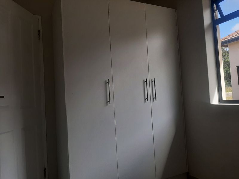 2 bedrooms flat in  Kidds Beach - Photo 4