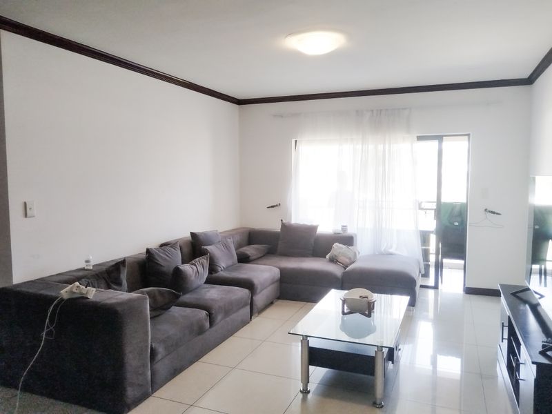 Stunning 2 Bedroom Apartment in the Heart of Summerset - Photo 5