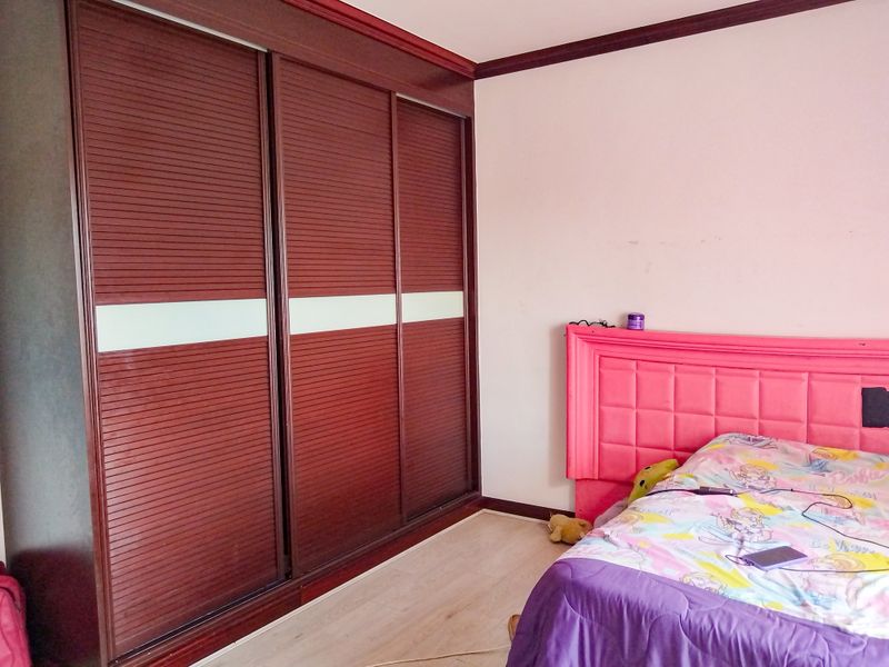 Stunning 2 Bedroom Apartment in the Heart of Summerset - Photo 10