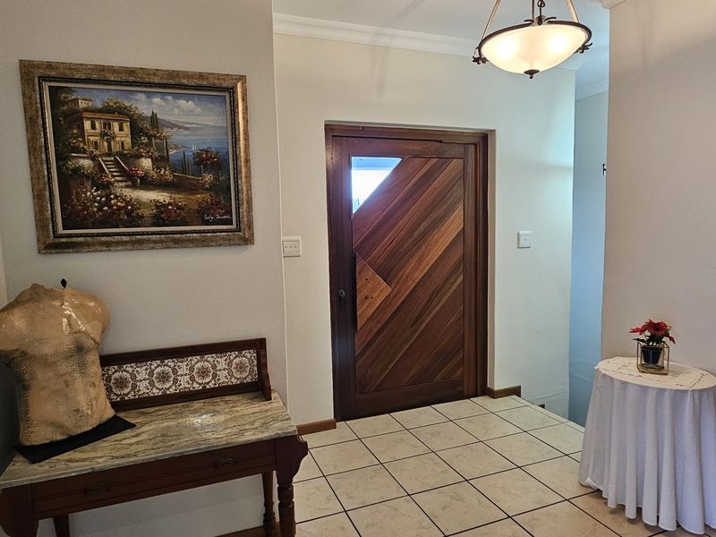 Immaculate 3 Bedroom Home With Flatlet and Unmatched Views - Photo 6