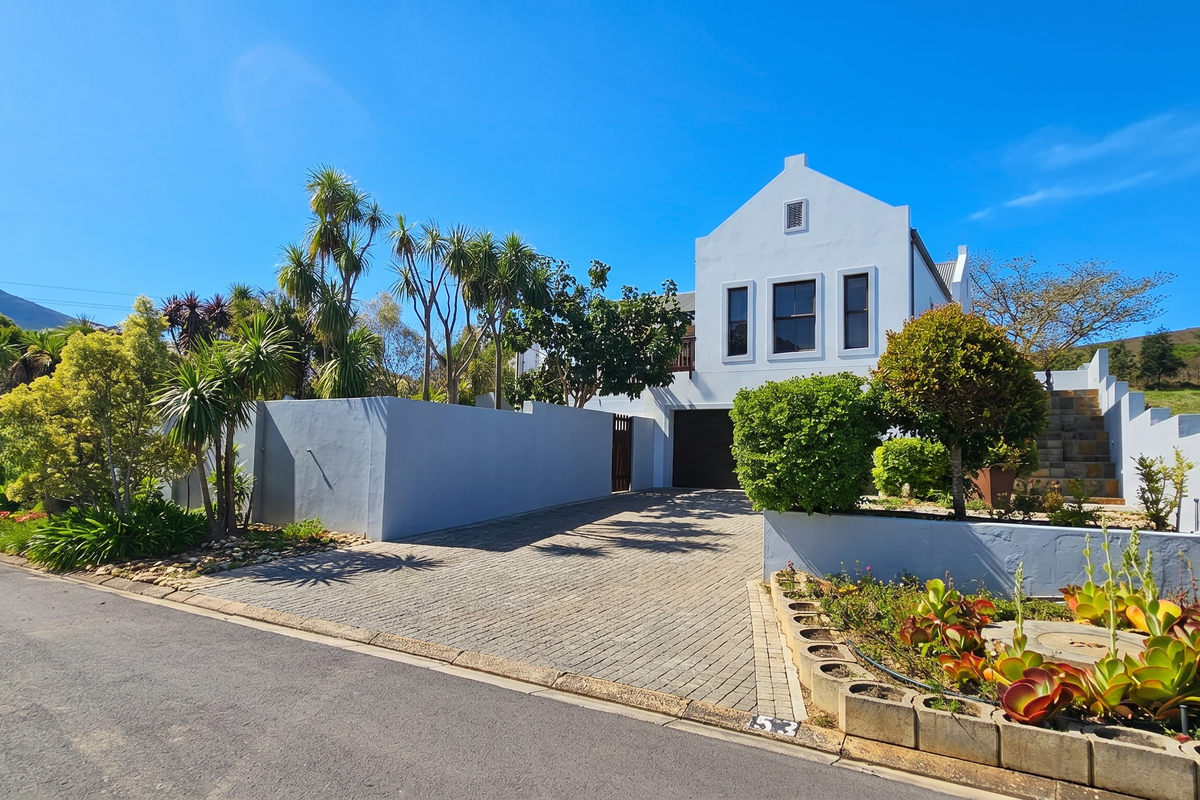 Immaculate 3 Bedroom Home With Flatlet and Unmatched Views - Photo 2