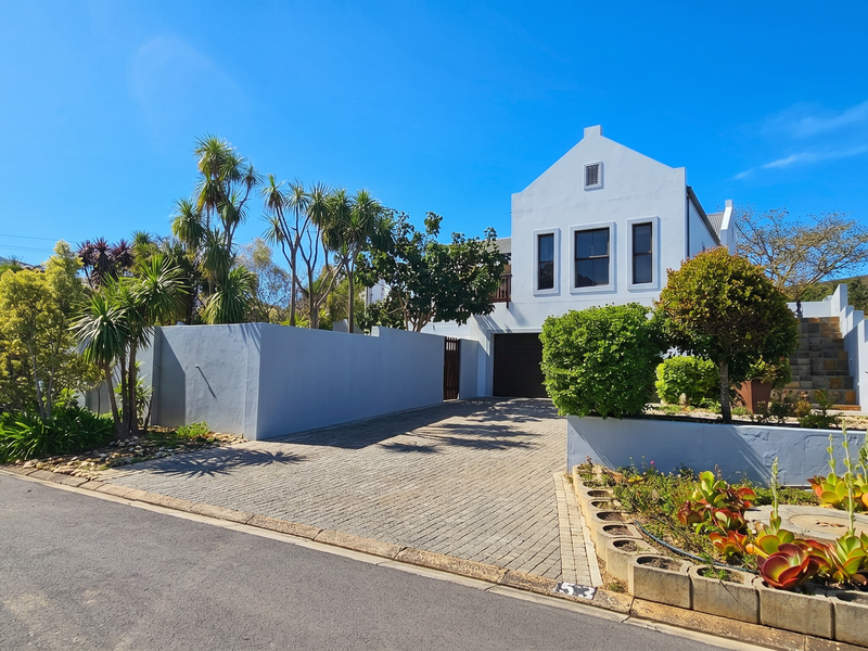 Immaculate 3 Bedroom Home With Flatlet and Unmatched Views - Photo 2