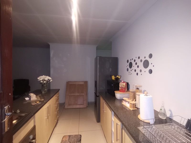Charming 3-bedroom house for sale in Vanderbijlpark Central - Photo 7